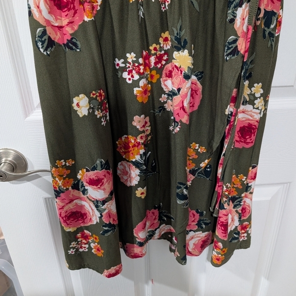 Derek Heart Plus Green Floral Short Sleeve Faux Wrap Dress in Size 2X - Picture 6 of 9